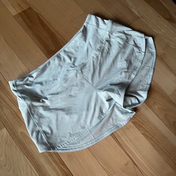 Lululemon speed up size 12 - Picture 9 of 11